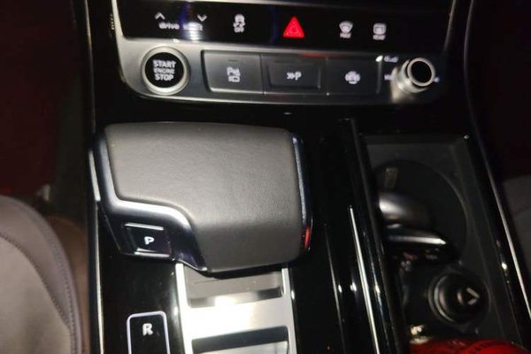 Audi A8 2021, 51300 км, за 83096 USD - фото 14