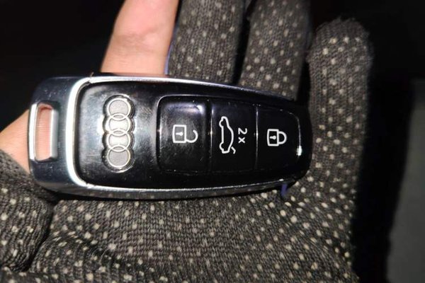Audi A8 2021, 51300 км, за 83096 USD - фото 17