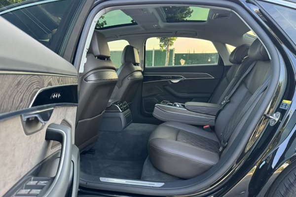 Audi A8 2021, 74700 км, за 50846 USD - фото 15