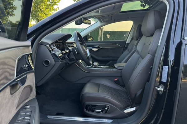 Audi A8 2021, 74700 км, за 50846 USD - фото 20