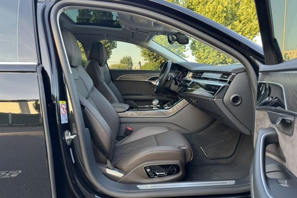 Audi A8 2021, 74700 км, за 50846 USD - фото 21