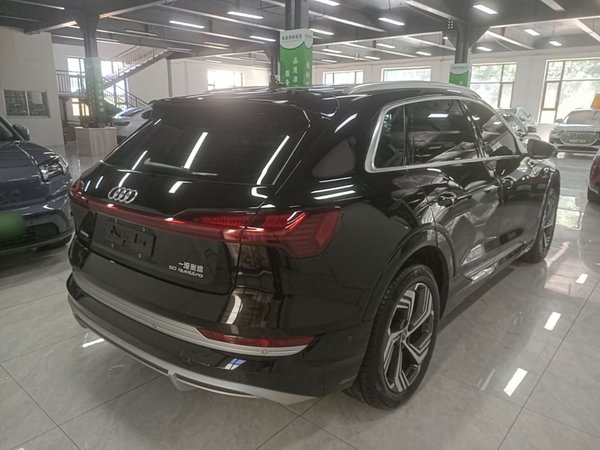 Audi e-tron 2021, 61000 км, за 23986 USD - фото 6