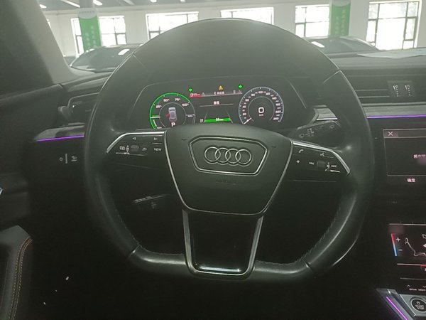 Audi e-tron 2021, 61000 км, за 23986 USD - фото 14