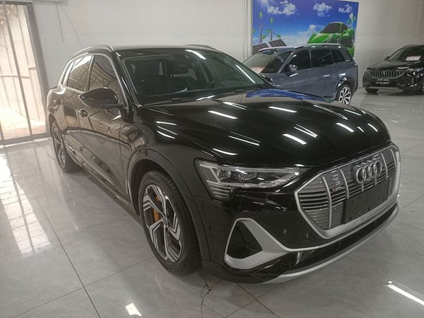 Audi e-tron 2021, 61000 км, за 23986 USD