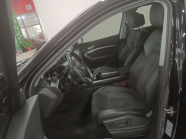 Audi e-tron 2021, 61000 км, за 23986 USD - фото 18