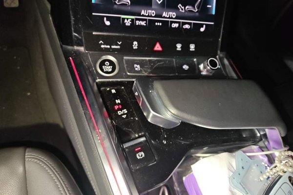 Audi e-tron 2021, 53000 км, за 22320 USD - фото 13