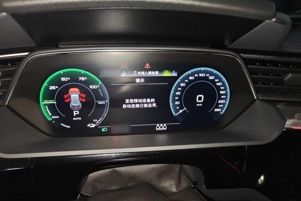 Audi e-tron 2021, 53000 км, за 22320 USD - фото 10