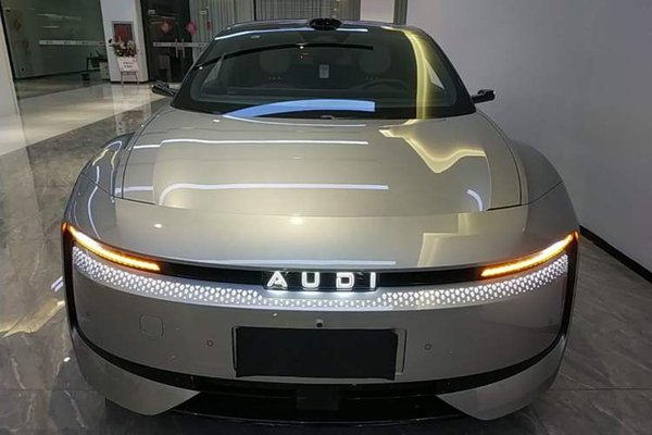 Audi E5 Sportback 2026, 4800 км, за 41742 USD