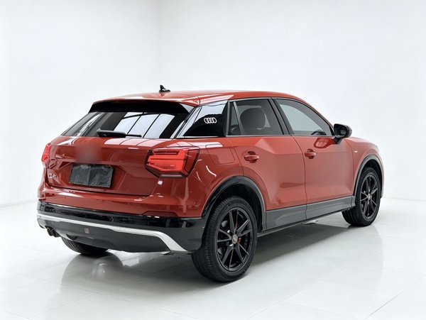 Audi Q2L 2018, 61100 км, за 11927 USD