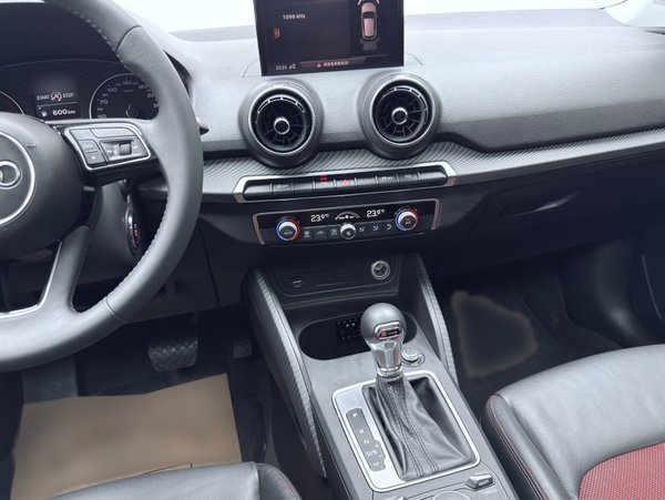 Audi Q2L 2018, 61100 км, за 11927 USD - фото 12