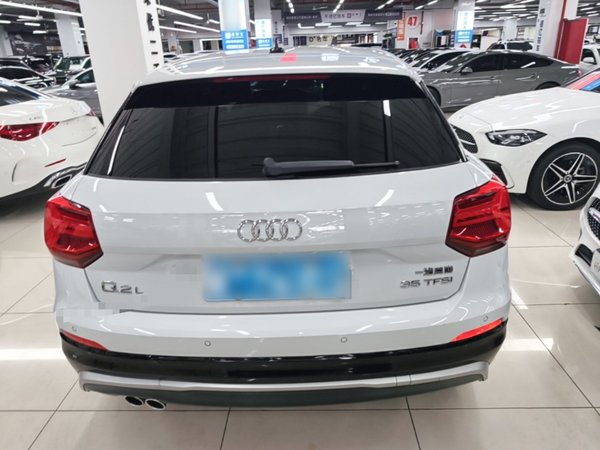 Audi Q2L 2018, 73000 км, за 11961 USD