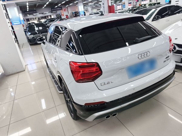 Audi Q2L 2018, 73000 км, за 11961 USD