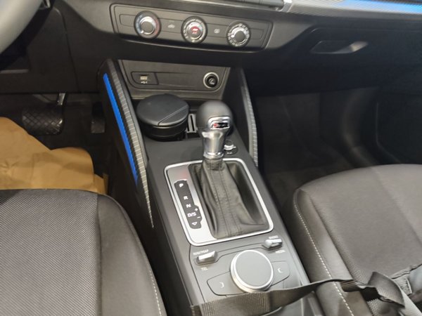 Audi Q2L 2018, 73000 км, за 11961 USD - фото 17