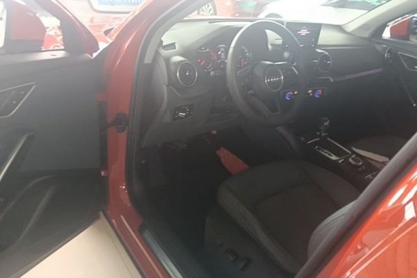 Audi Q2L 2020, 83900 км, за 12556 USD - фото 18
