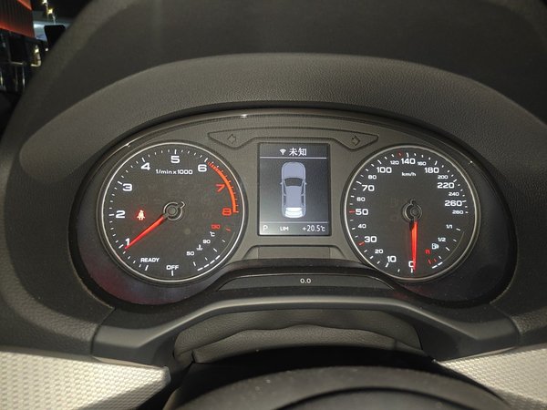 Audi Q2L 2021, 47800 км, за 11056 USD - фото 12
