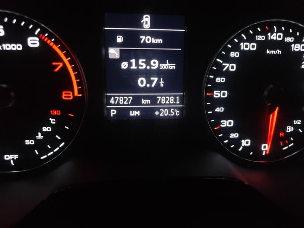 Audi Q2L 2021, 47800 км, за 11056 USD - фото 13