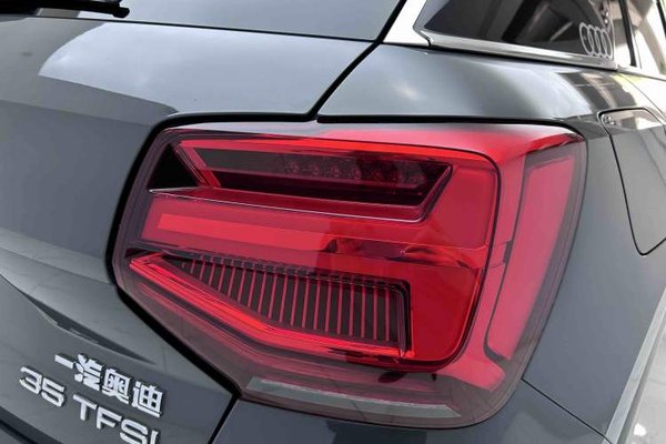 Audi Q2L 2021, 66700 км, за 14104 USD - фото 18