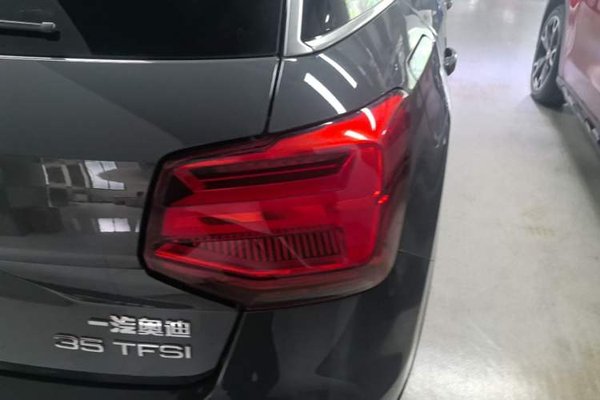 Audi Q2L 2021, 66700 км, за 14104 USD - фото 7