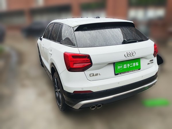 Audi Q2L 2021, 23400 км, за 13806 USD