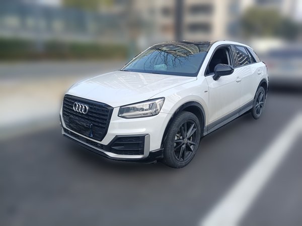 Audi Q2L · 2021 год