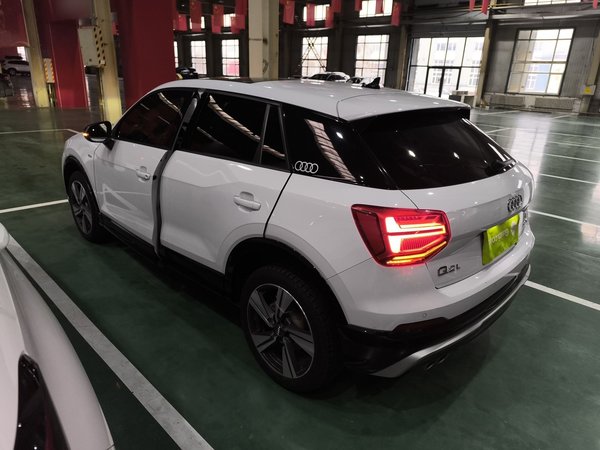 Audi Q2L 2021, 72200 км, за 13456 USD