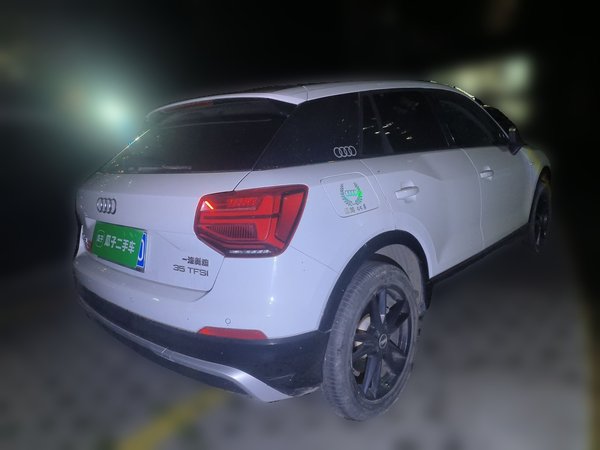 Audi Q2L · 2021 год