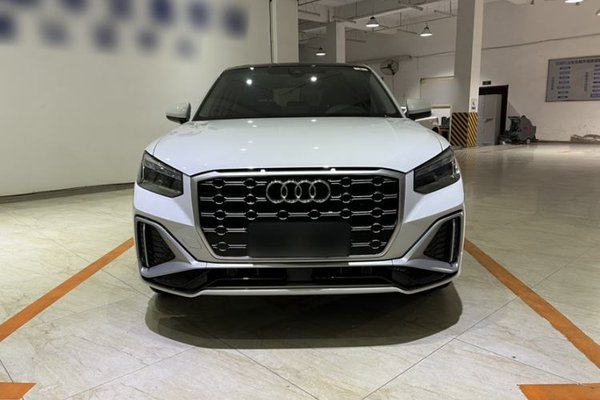 Audi Q2L 2022, 23700 км, за 20484 USD