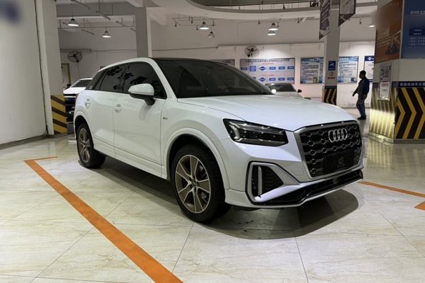 Audi Q2L 2022, 23700 км, за 20484 USD