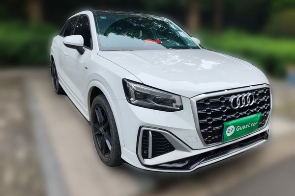 Audi Q2L 2022, 25000 км, за 18732 USD