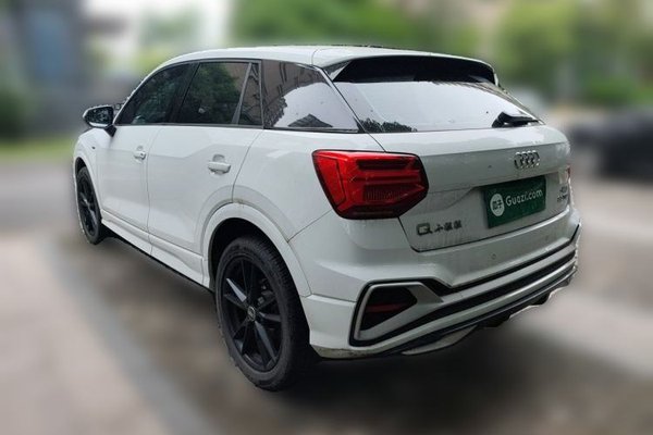 Audi Q2L 2022, 25000 км, за 18732 USD