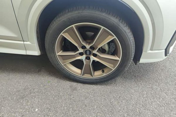 Audi Q2L 2022, 34500 км, за 18057 USD