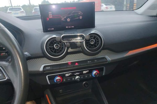 Audi Q2L e-tron 2019, 116500 км, за 8772 USD - фото 19
