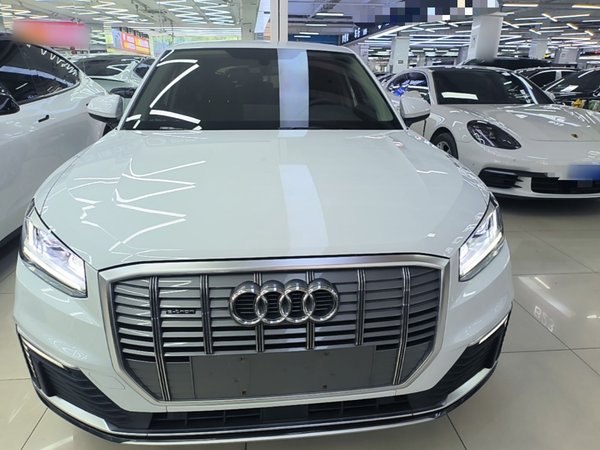 Audi Q2L e-tron 2019, 50000 км, за 10954 USD