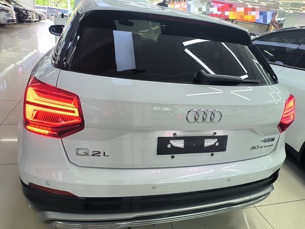 Audi Q2L e-tron 2019, 50000 км, за 10954 USD