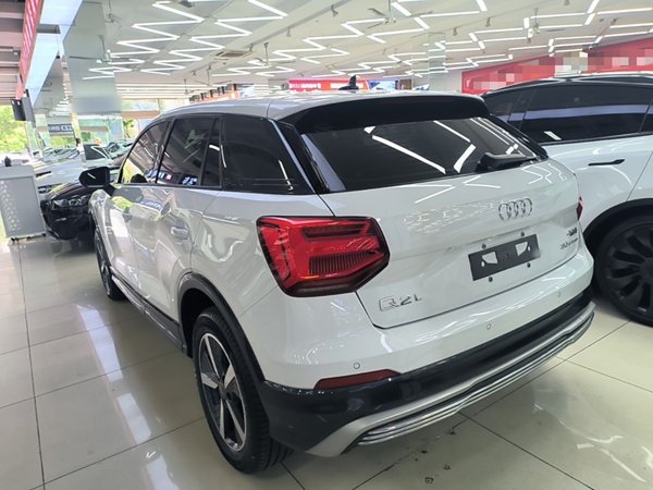 Audi Q2L e-tron 2019, 50000 км, за 10954 USD