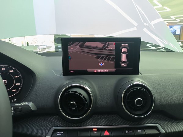 Audi Q2L e-tron 2019, 50000 км, за 10954 USD - фото 16