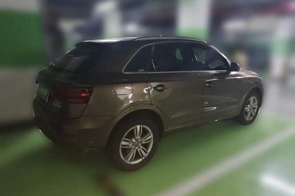 Audi Q3 2013, 133500 км, за 6788 USD