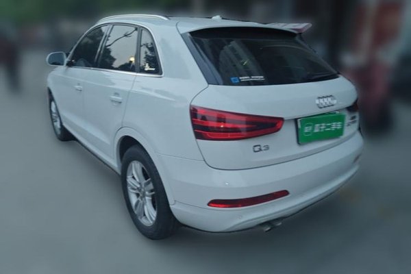 Audi Q3 2015, 55900 км, за 7878 USD