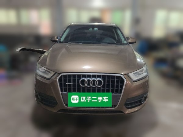 Audi Q3 2015, 121000 км, за 7829 USD