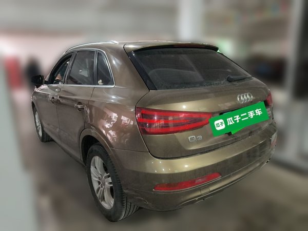 Audi Q3 2015, 121000 км, за 7829 USD