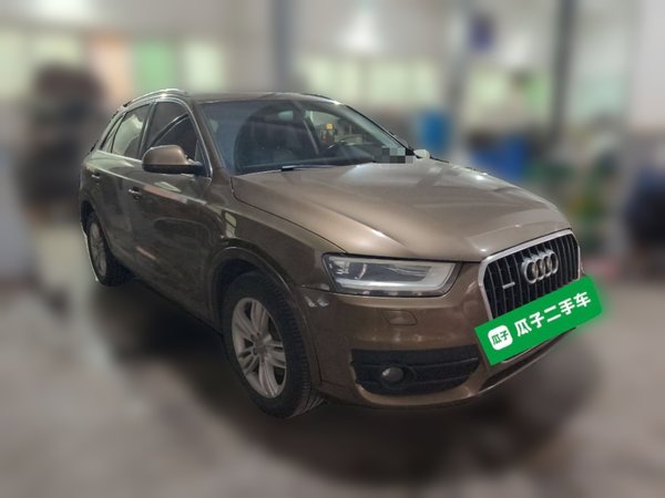 Audi Q3 2015, 121000 км, за 7829 USD