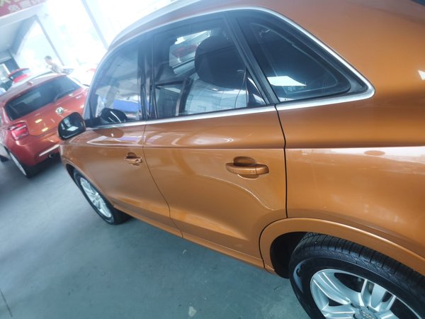 Audi Q3 2015, 123200 км, за 7608 USD