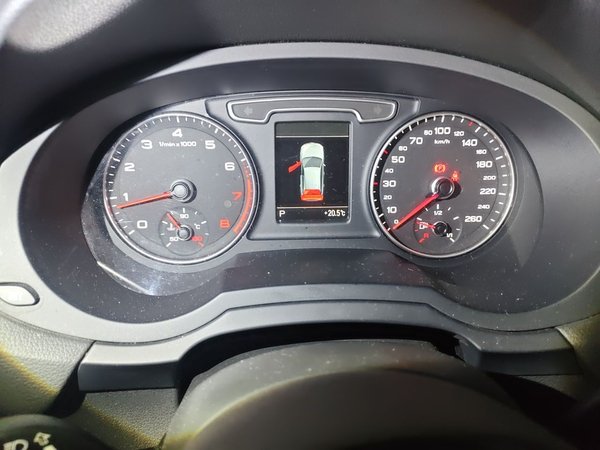 Audi Q3 2015, 132900 км, за 6474 USD - фото 12
