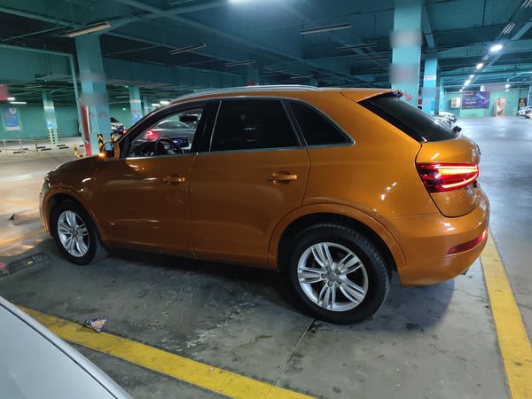 Audi Q3 2015, 149800 км, за 8611 USD