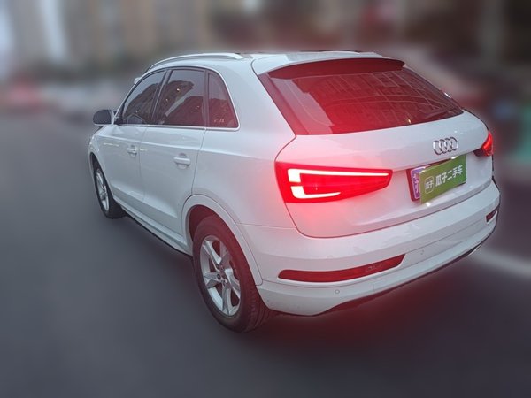 Audi Q3 2016, 108300 км, за 7549 USD