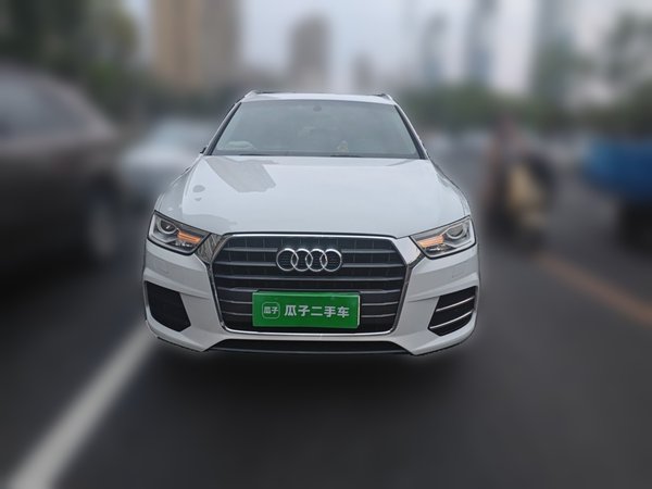 Audi Q3 2016, 108300 км, за 7549 USD
