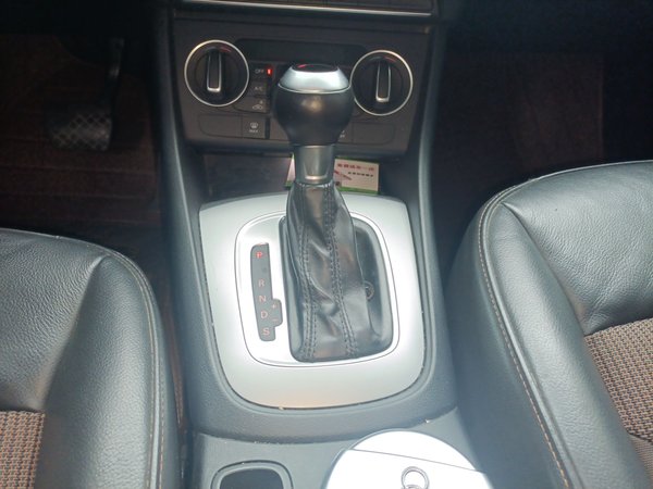 Audi Q3 2016, 136500 км, за 9688 USD