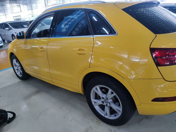 Audi Q3 2016, 134300 км, за 9663 USD