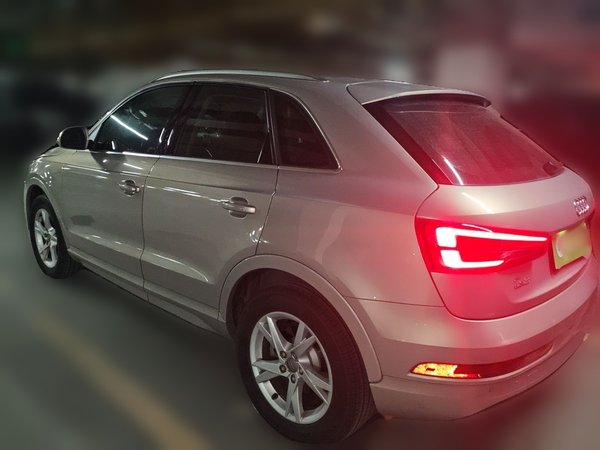 Audi Q3 2017, 53900 км, за 9007 USD