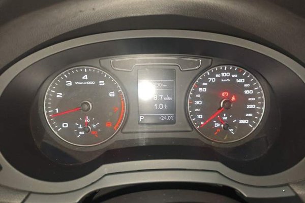 Audi Q3 2017, 153800 км, за 8291 USD - фото 12